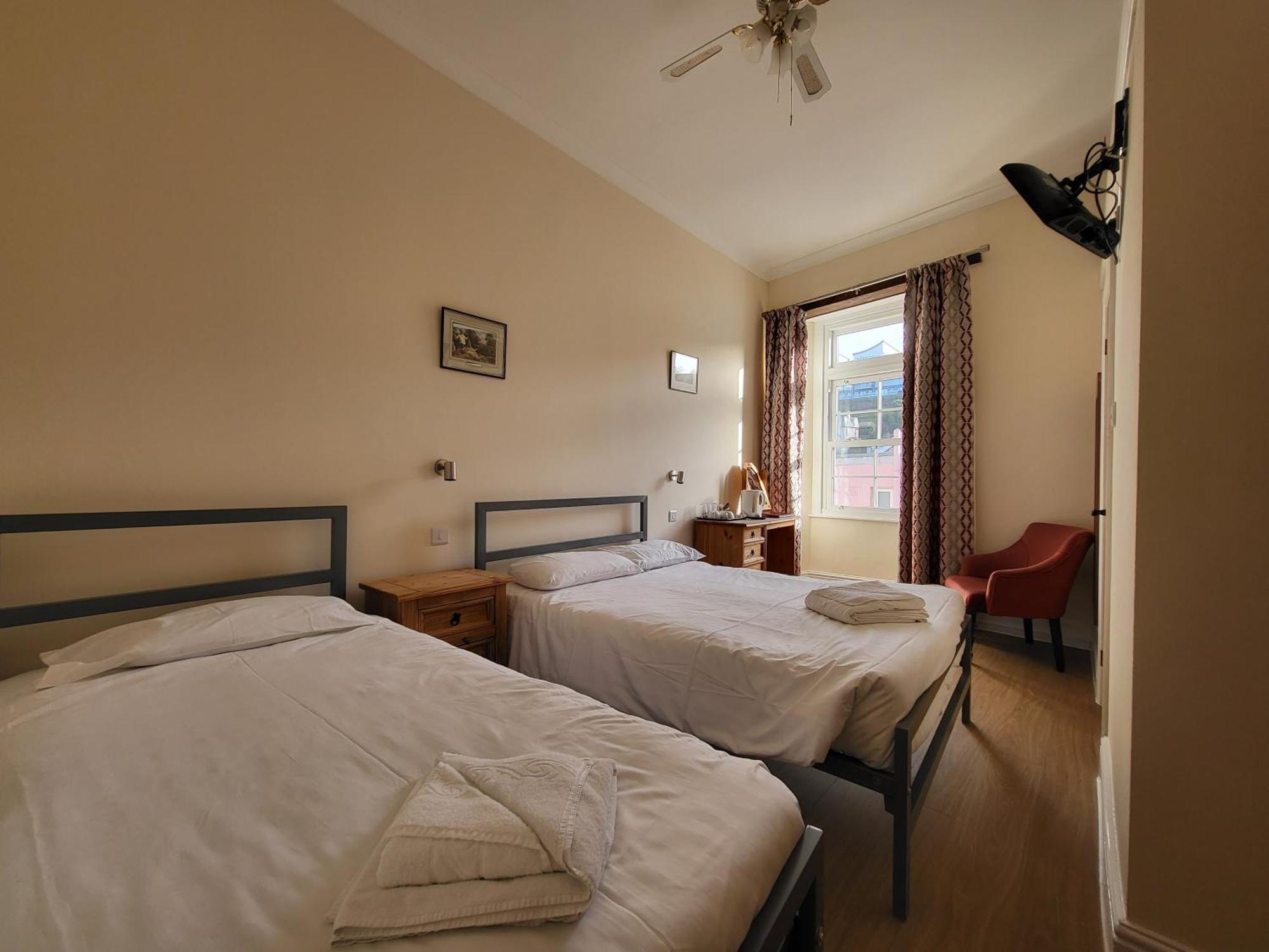 Royal Britannia Hotel Ілфракомб Екстер'єр фото